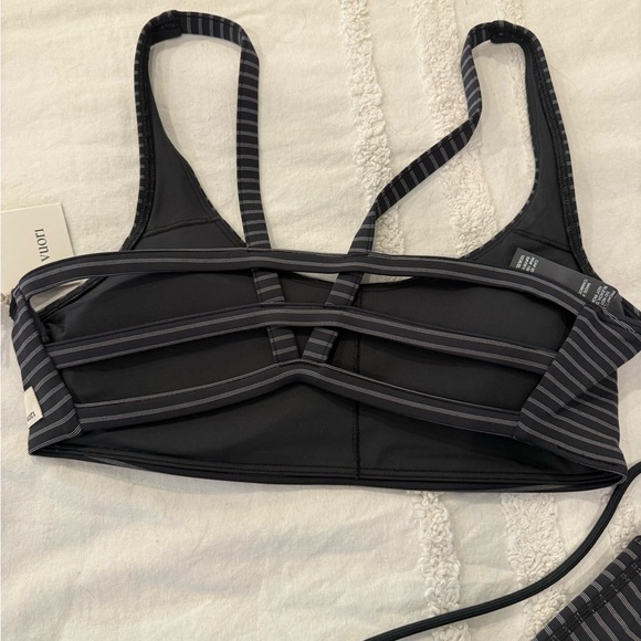 Vuori Striped Activewear Set - Picture 3 of 4